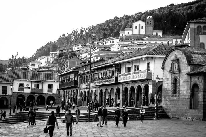 cusco-city-plaza-de-armas-black-and-white