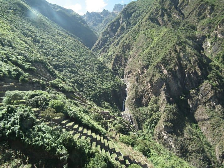 arriving-Choquequirao-ruins-trekking-Peru