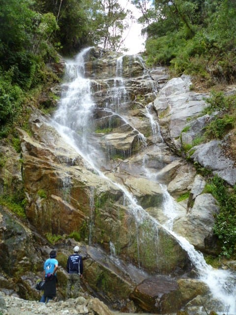 short-inca-trail-waterfall