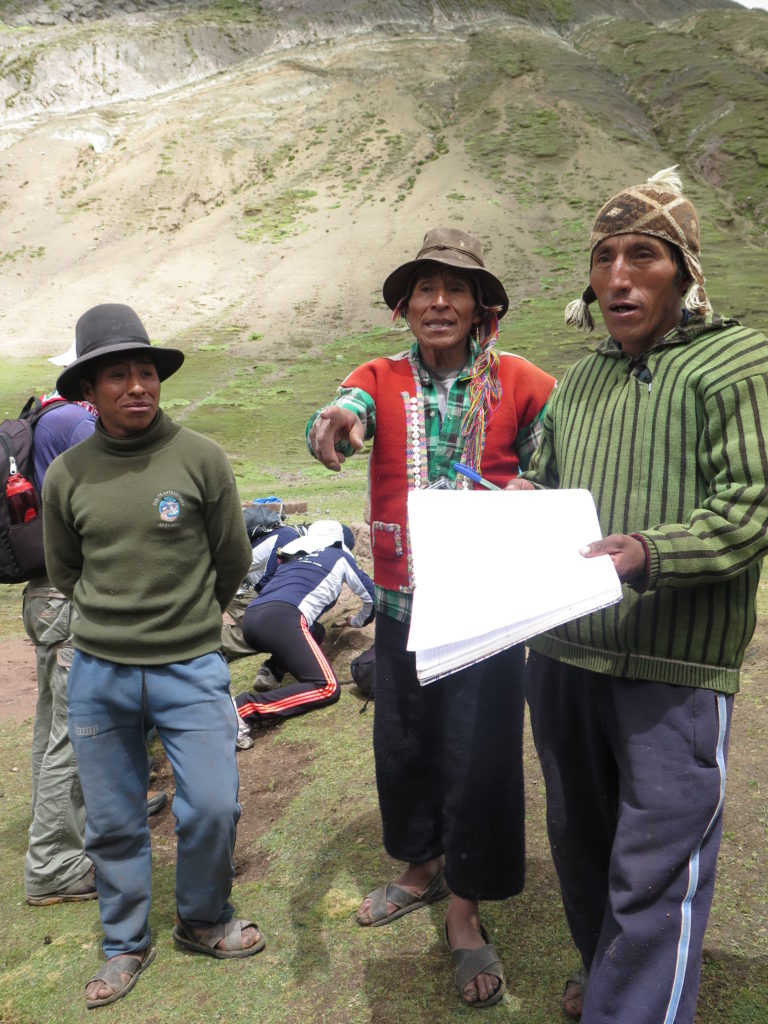 Rainbow-mountain-hike-locals