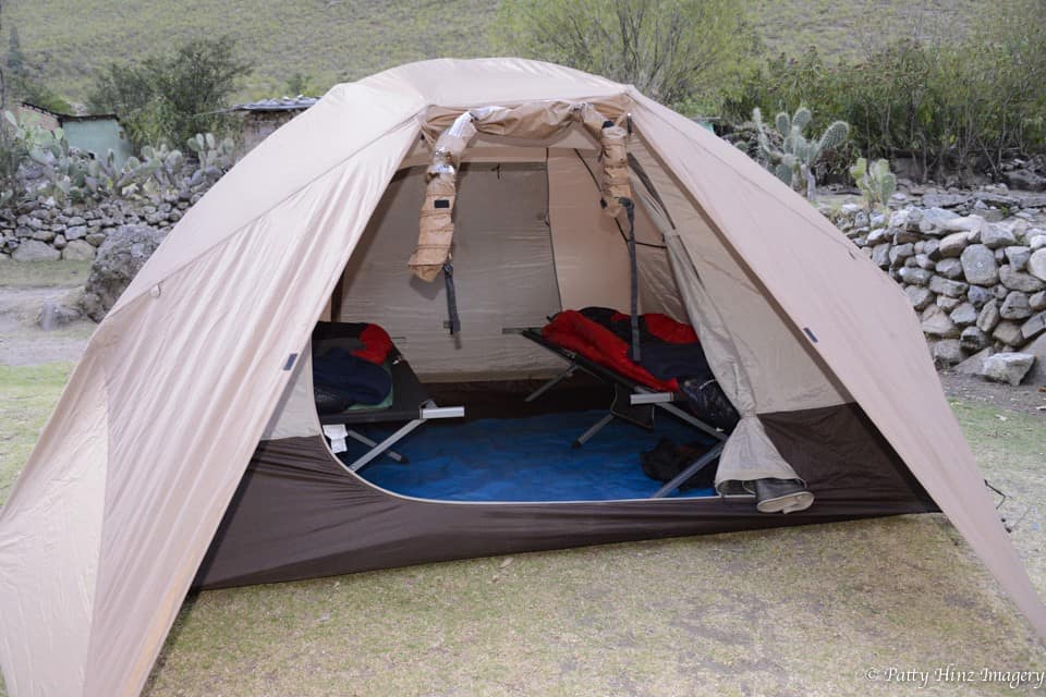 glamping-in-peru-raised-camp-beds