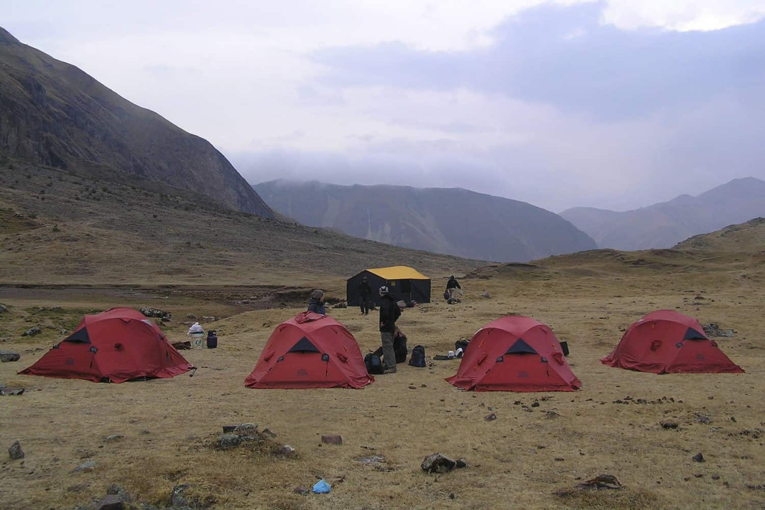 11ancascocha-trail-tents