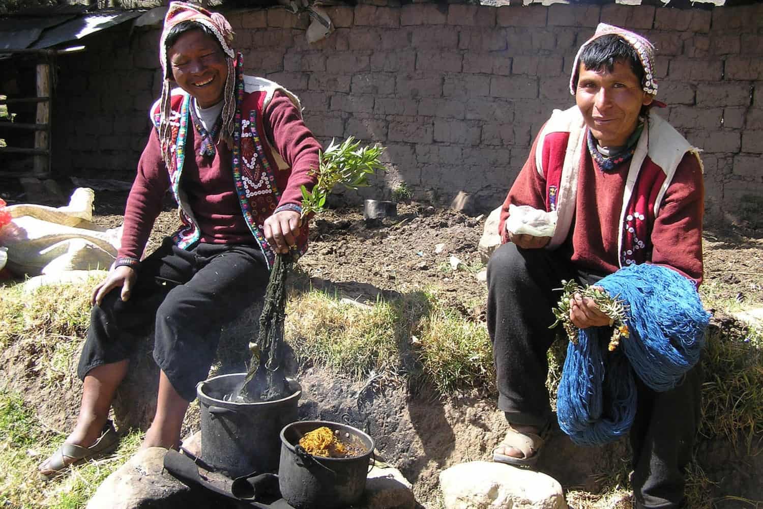 11Chahuaytire textiles dyeing