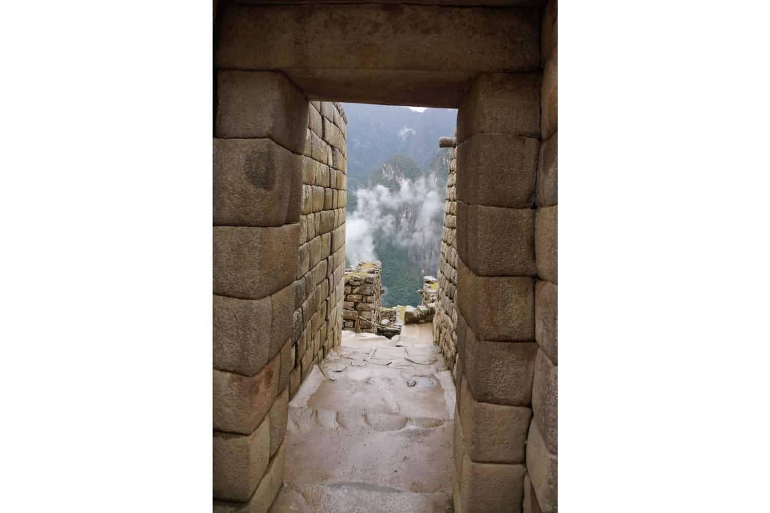 11Machu Picchu doorway