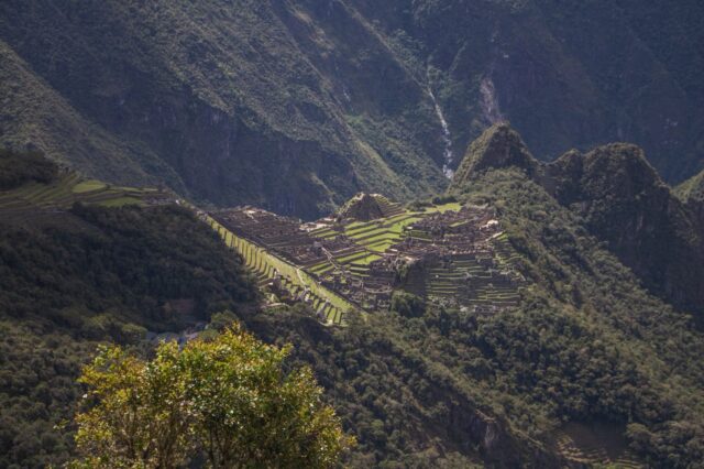 🏔️ Lares Trek to Machu Picchu
Looking for a more off-the-beaten-path way to reach Machu Picchu? The Lares Trek takes you through remote Andean valleys, high mountain passes, traditional Quechua communities, and breathtaking landscapes.
What makes this trek so special is the connection with local life. Along the way, you’ll encounter communities where traditional weaving, farming, and Andean culture are still part of everyday life.
After days of trekking through the mountains, the journey continues toward the ultimate highlight: Machu Picchu. A beautiful combination of adventure, culture, and unforgettable scenery. 🇵🇪✨
#larestrek #machupicchutravel #apusperu #trek #perunature