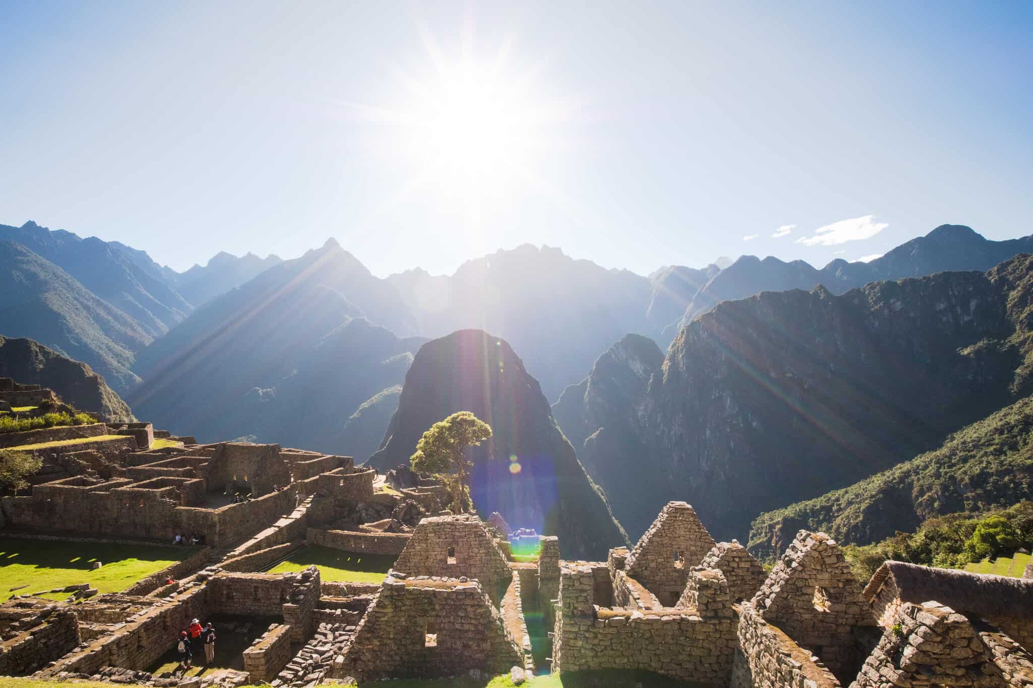 Sunny-view-of-Machu-Picchu