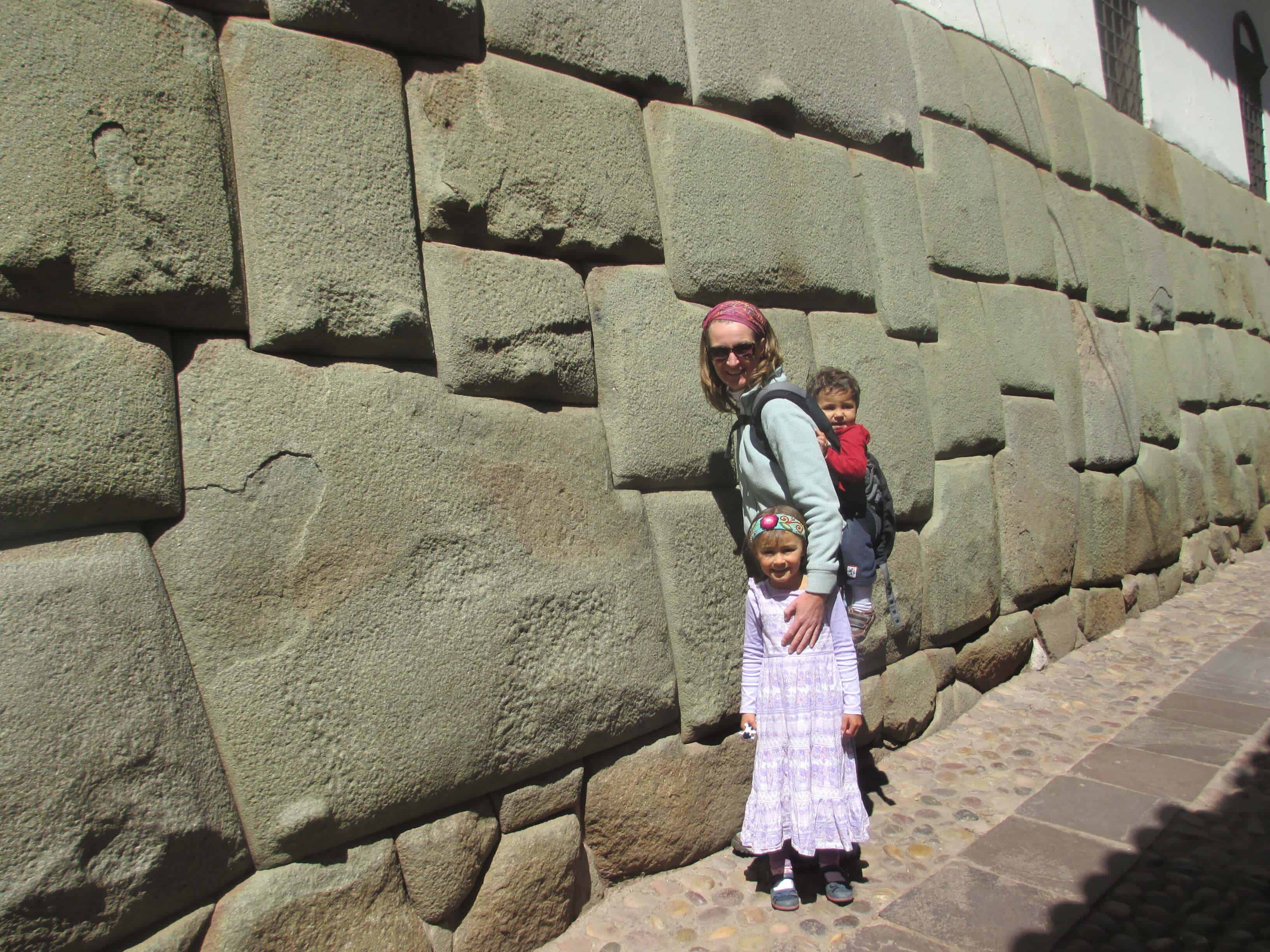 Hatunrumiyoc-12anglestone-cusco-with-kids