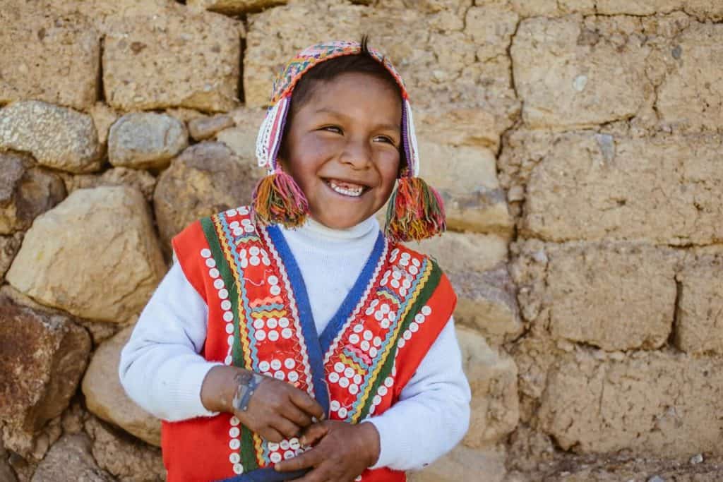 smiling-andean-child-Upis