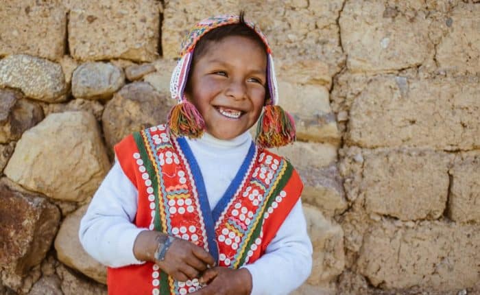 smiling-andean-child-Upis