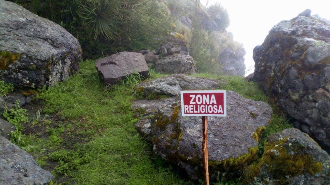 Waqra Pukara signposts