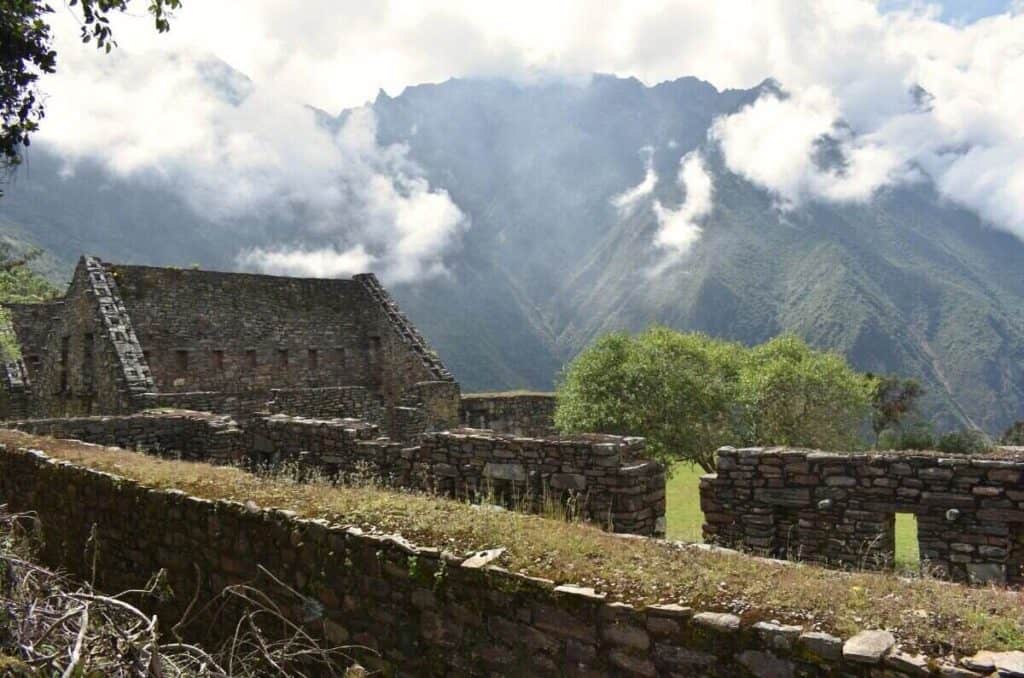 CHOQUEQUIRAO RUINS 