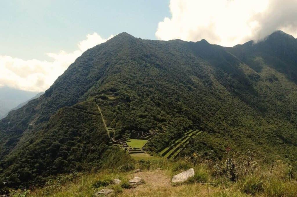 CHOQUEQUIRAO RUINS LANDSCAPE