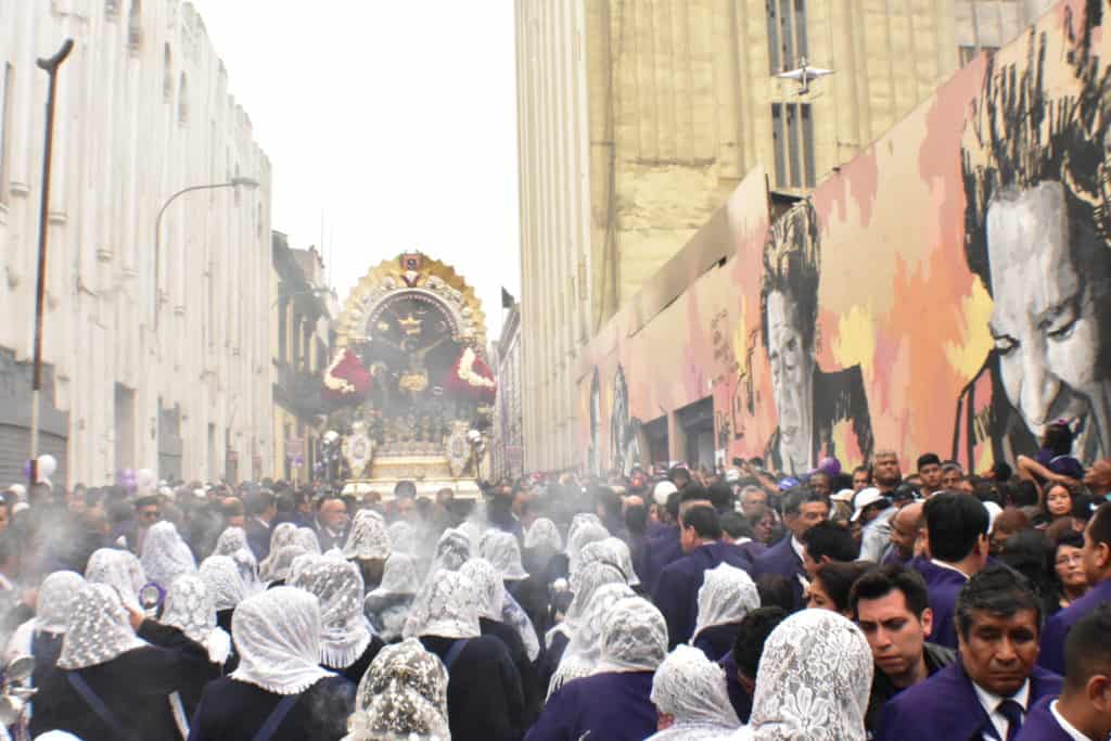 Mes Morado festivals in Peru