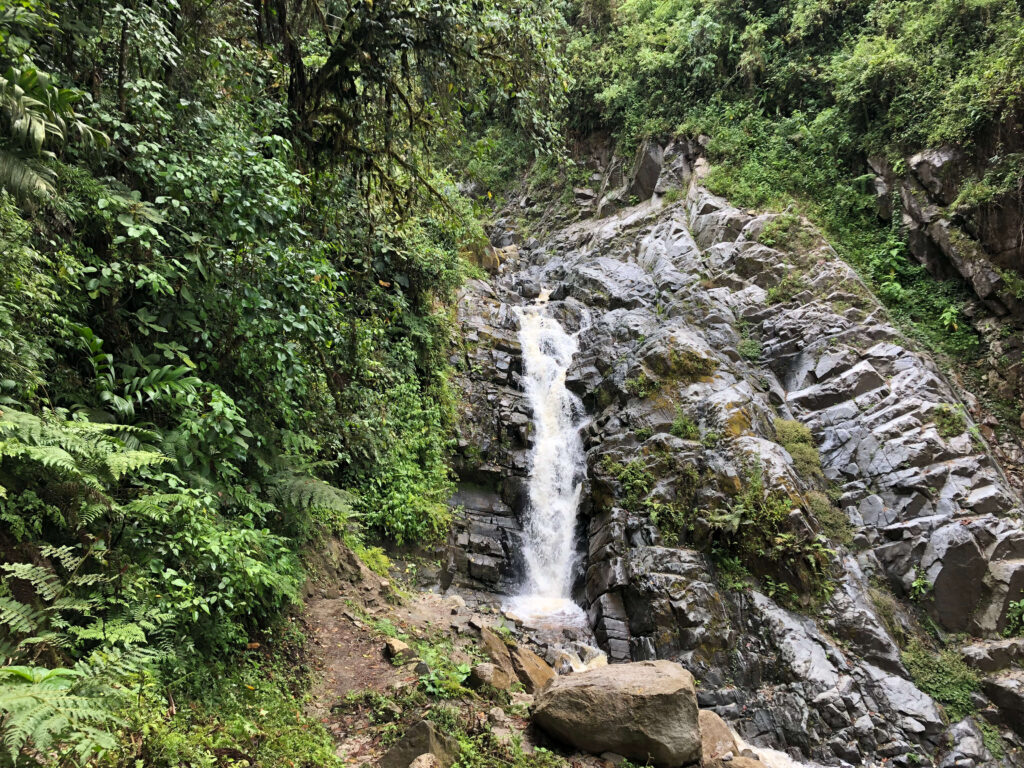 waterfall alcamayo in aguas calientes