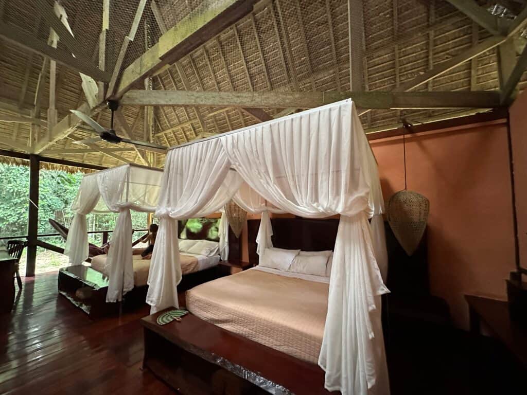 peru amazon lodge room