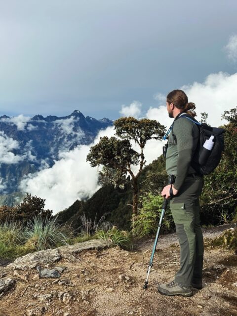Looking for a beautiful trek through the Andes to Machu Picchu? Leave us a message and we’ll share some tips to help you choose the right adventure.
#apusperu #machupicchuperu #incatrail