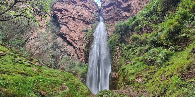 perolniyoq waterfall peru